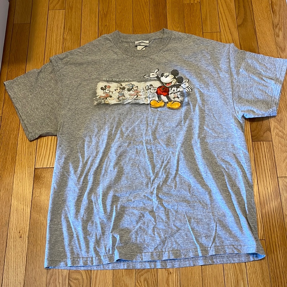 Walt Disney World Mickey thru the years t shirt size xl